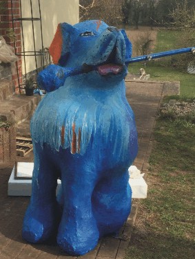 vor einer Tierarztpraxis in Berlin, entstanden 2016, Auftragswerk nach eigener Gestaltug, VG-BK-Urh. 936 702